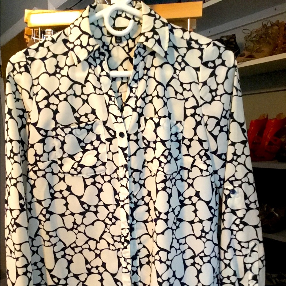 EUC. Talbots dark navy and cream novelty heart print blouse. Like new. Size XS.